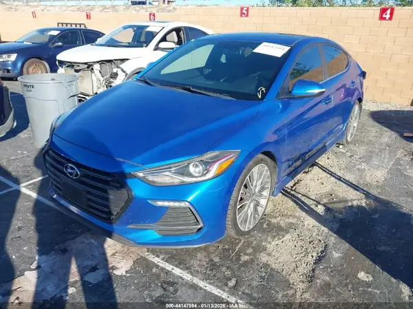 KMHD04LBXJU453733 2018 HYUNDAI ELANTRA - Image 2