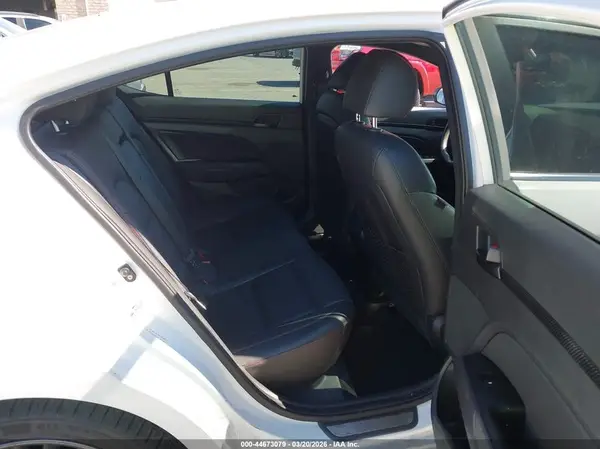 KMHD04LBXJU456082 2018 HYUNDAI ELANTRA - Image 8