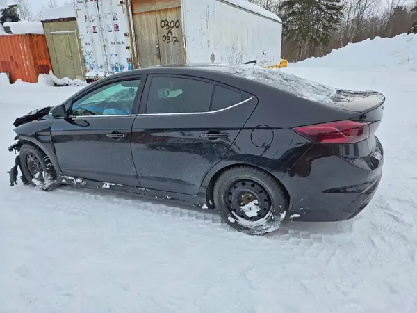 KMHD04LBXJU459869 2018 HYUNDAI ELANTRA - Image 2