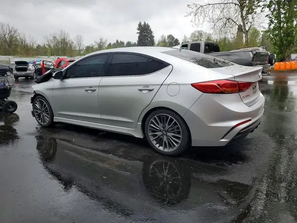 KMHD04LBXJU503644 2018 HYUNDAI ELANTRA - Image 2