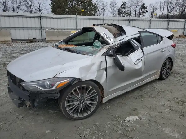KMHD04LBXJU505989 2018 HYUNDAI ELANTRA - Image 1