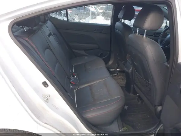KMHD04LBXJU520962 2018 HYUNDAI ELANTRA - Image 8