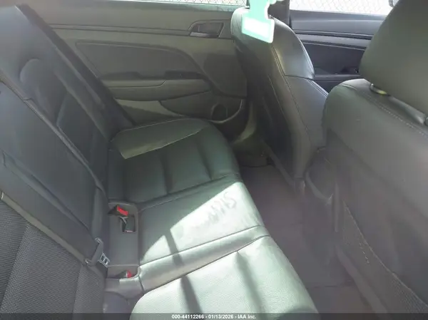 KMHD04LBXJU540824 2018 HYUNDAI ELANTRA - Image 8