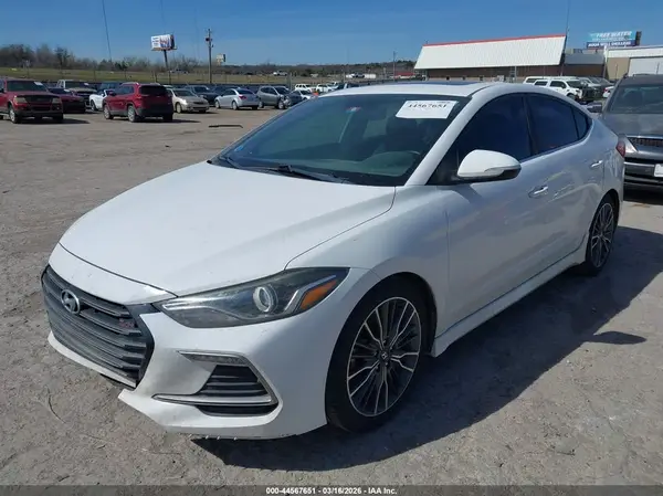 KMHD04LBXJU546767 2018 HYUNDAI ELANTRA - Image 2