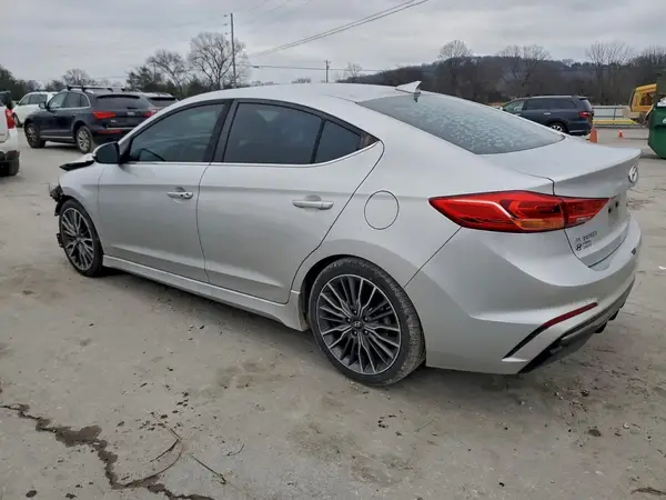 KMHD04LBXJU573127 2018 HYUNDAI ELANTRA - Image 2