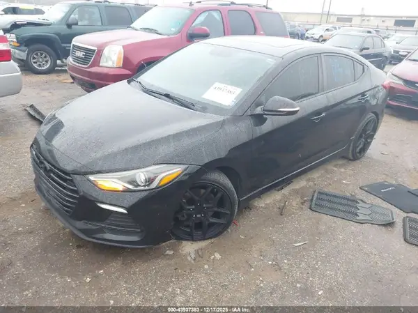 KMHD04LBXJU575136 2018 HYUNDAI ELANTRA - Image 2