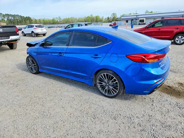 KMHD04LBXJU591532 2018 HYUNDAI ELANTRA - Image 2