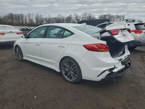 KMHD04LBXJU701916 2018 HYUNDAI ELANTRA - Image 2