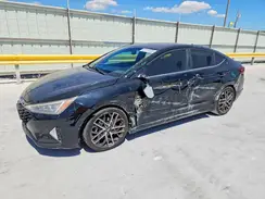 KMHD04LBXKU820518 2019 HYUNDAI ELANTRA