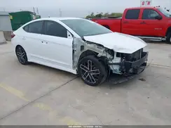 KMHD04LBXKU843782 2019 HYUNDAI ELANTRA