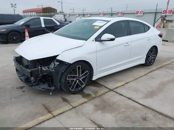 KMHD04LBXKU843782 2019 HYUNDAI ELANTRA - Image 2