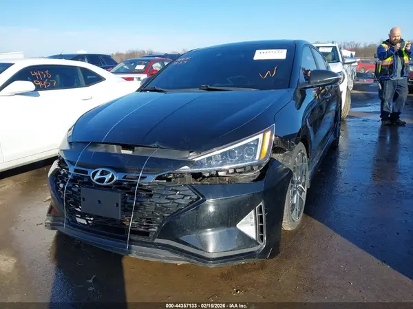 KMHD04LBXKU886874 2019 HYUNDAI ELANTRA - Image 2