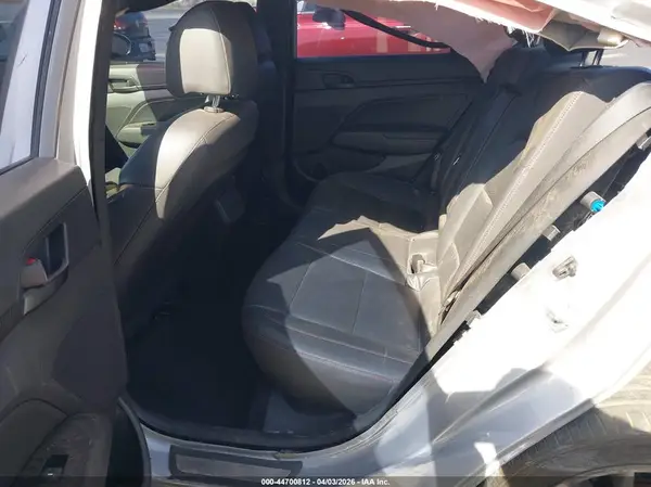 KMHD04LBXLU020206 2020 HYUNDAI ELANTRA - Image 8