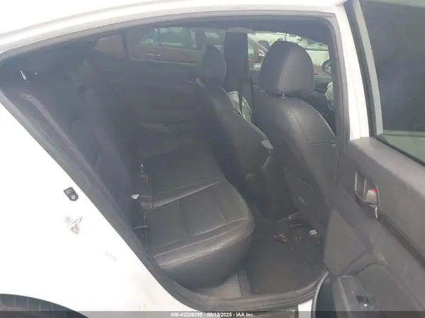KMHD04LBXLU957637 2020 HYUNDAI ELANTRA - Image 8