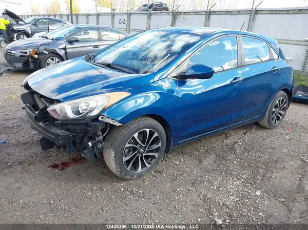 KMHD25LH0GU261797 2016 HYUNDAI ELANTRA - Image 2