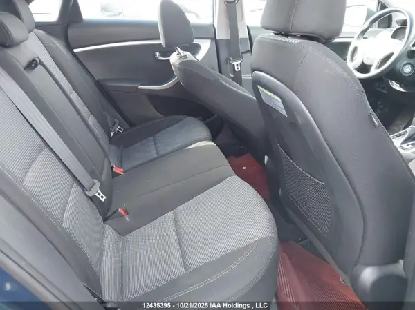 KMHD25LH0GU261797 2016 HYUNDAI ELANTRA - Image 8