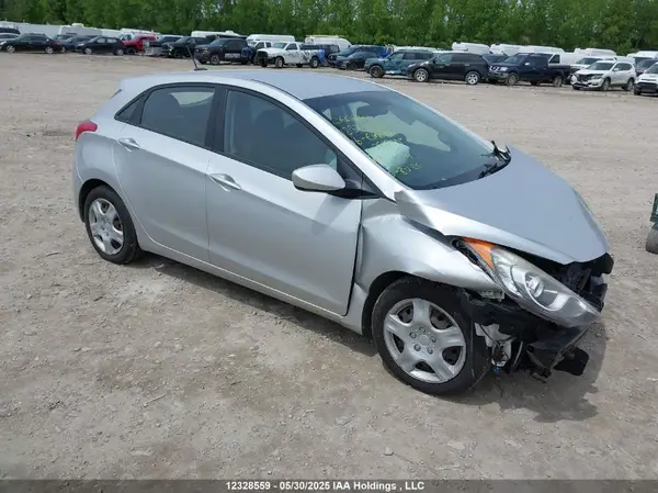 KMHD25LH4GU253959 2016 HYUNDAI ELANTRA - Image 1