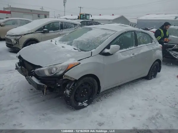 KMHD25LH5GU337336 2016 HYUNDAI ELANTRA - Image 2