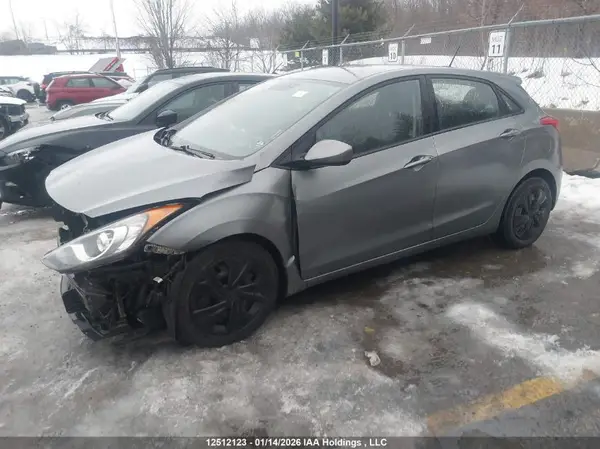 KMHD25LH8GU331059 2016 HYUNDAI ELANTRA - Image 2