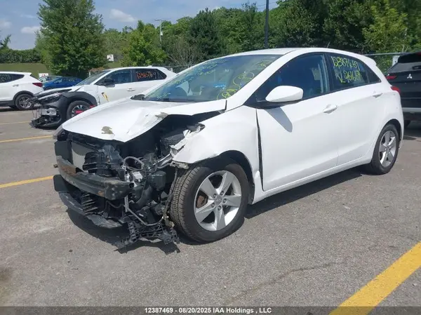 KMHD25LH9GU261667 2016 HYUNDAI ELANTRA - Image 2