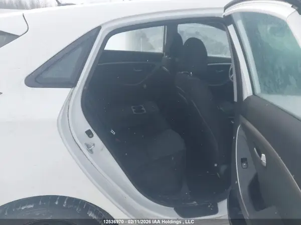 KMHD25LH9GU319910 2016 HYUNDAI ELANTRA - Image 8