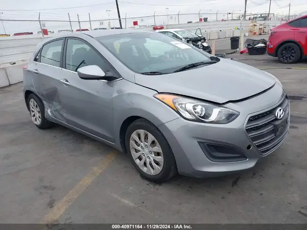 KMHD35LH0GU256788 2016 HYUNDAI ELANTRA - Image 1