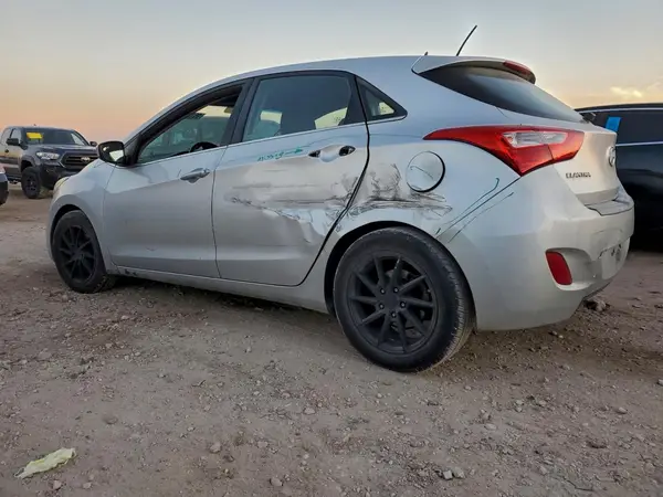 KMHD35LH0GU256998 2016 HYUNDAI ELANTRA - Image 2