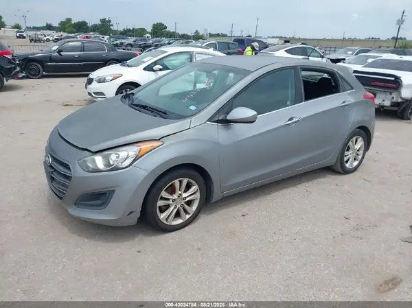 KMHD35LH0GU262610 2016 HYUNDAI ELANTRA - Image 2