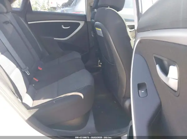 KMHD35LH0GU264387 2016 HYUNDAI ELANTRA - Image 8
