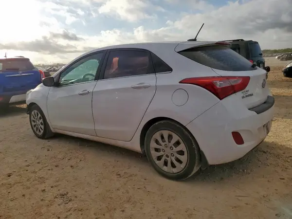 KMHD35LH0GU267175 2016 HYUNDAI ELANTRA - Image 2