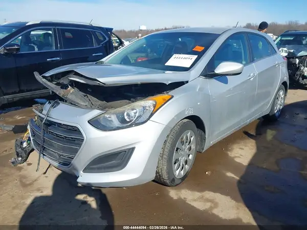 KMHD35LH0GU268049 2016 HYUNDAI ELANTRA - Image 2