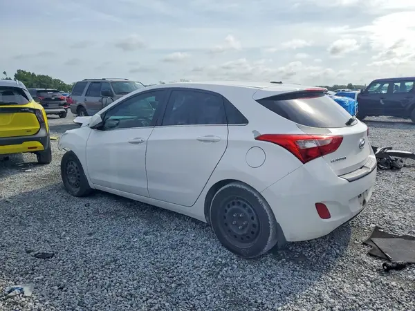 KMHD35LH0GU280699 2016 HYUNDAI ELANTRA - Image 2