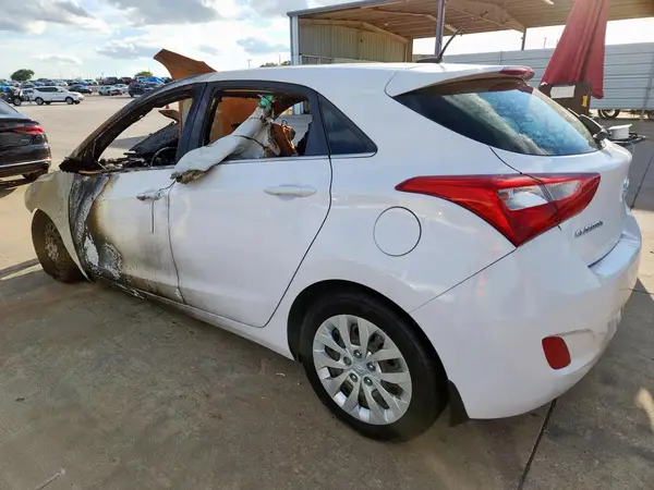 KMHD35LH0GU283070 2016 HYUNDAI ELANTRA - Image 2