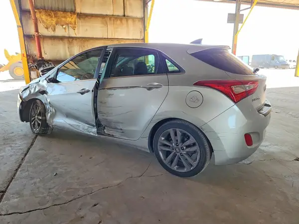 KMHD35LH0GU284512 2016 HYUNDAI ELANTRA - Image 2