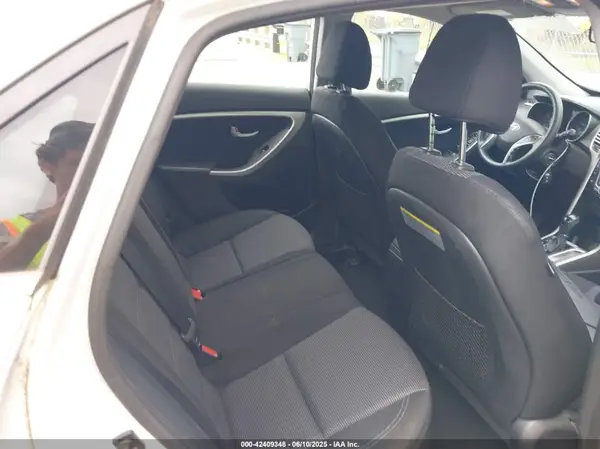 KMHD35LH0GU285904 2016 HYUNDAI ELANTRA - Image 8