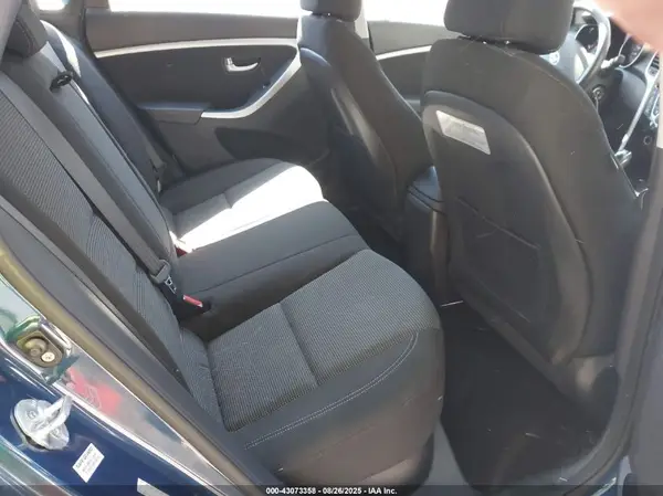 KMHD35LH0GU301485 2016 HYUNDAI ELANTRA - Image 8
