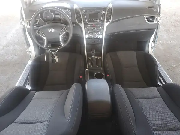 KMHD35LH0GU305262 2016 HYUNDAI ELANTRA - Image 8