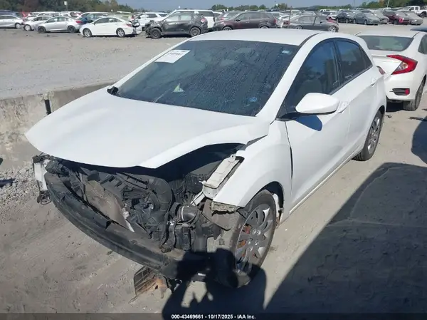 KMHD35LH0GU307772 2016 HYUNDAI ELANTRA - Image 2