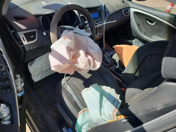 KMHD35LH0GU309490 2016 HYUNDAI ELANTRA - Image 8