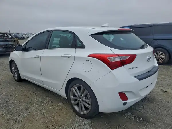 KMHD35LH0GU321574 2016 HYUNDAI ELANTRA - Image 2