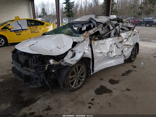 KMHD35LH0GU321588 2016 HYUNDAI ELANTRA - Image 2