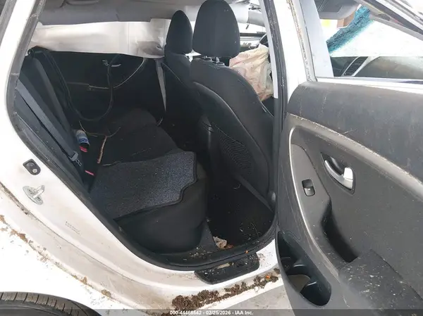 KMHD35LH0GU321588 2016 HYUNDAI ELANTRA - Image 8