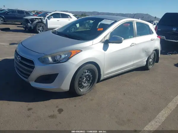 KMHD35LH0GU323082 2016 HYUNDAI ELANTRA - Image 2