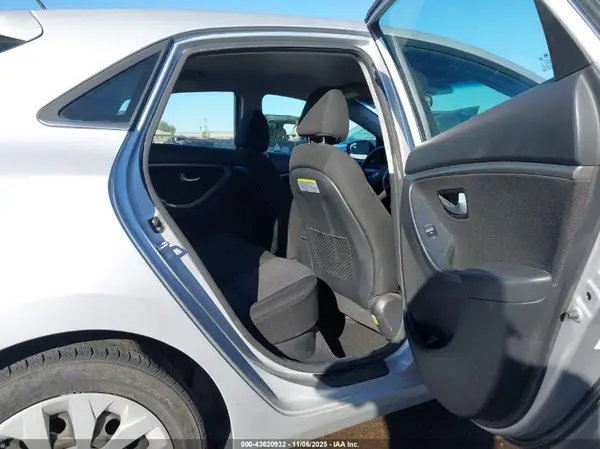 KMHD35LH0GU323082 2016 HYUNDAI ELANTRA - Image 8