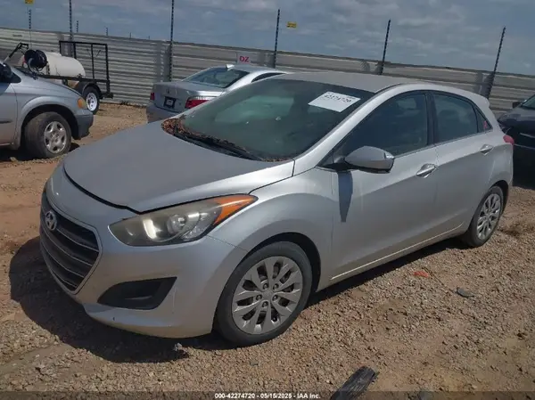 KMHD35LH0GU323597 2016 HYUNDAI ELANTRA - Image 2