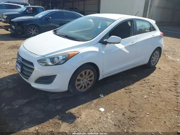 KMHD35LH0GU325642 2016 HYUNDAI ELANTRA - Image 2