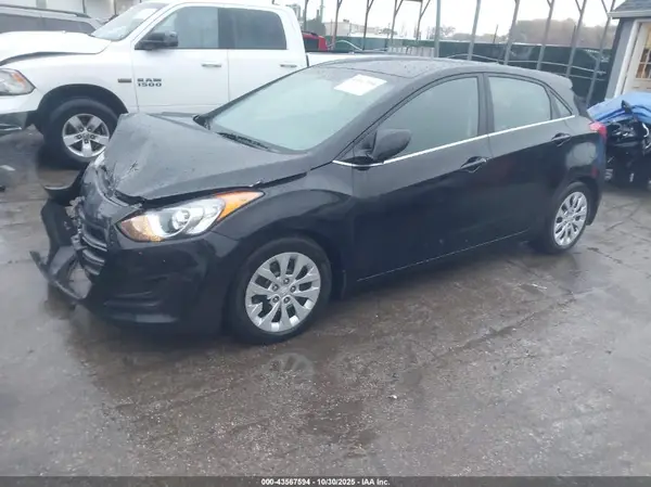 KMHD35LH0GU330081 2016 HYUNDAI ELANTRA - Image 2