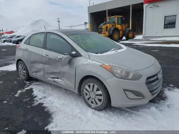 KMHD35LH0GU333689 2016 HYUNDAI ELANTRA - Image 1