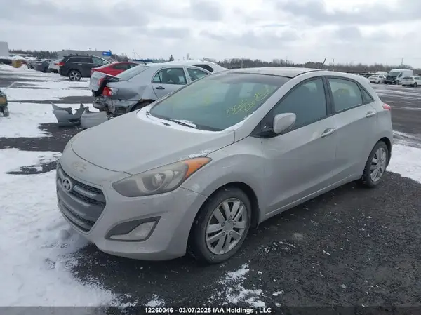 KMHD35LH0GU333689 2016 HYUNDAI ELANTRA - Image 2