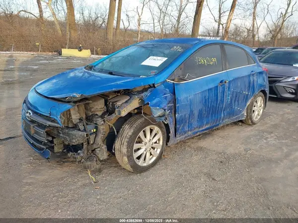 KMHD35LH0HU350185 2017 HYUNDAI ELANTRA - Image 2